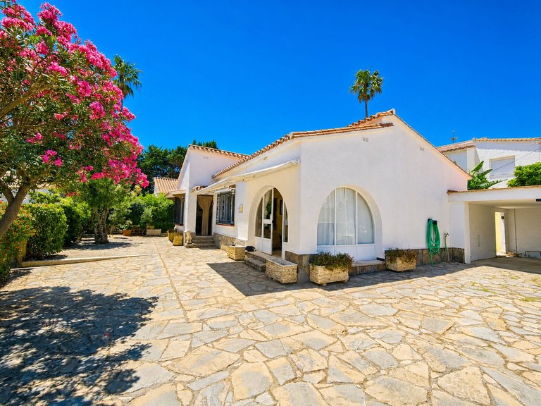 Villa for Sale in La Duquesa, Malaga 1