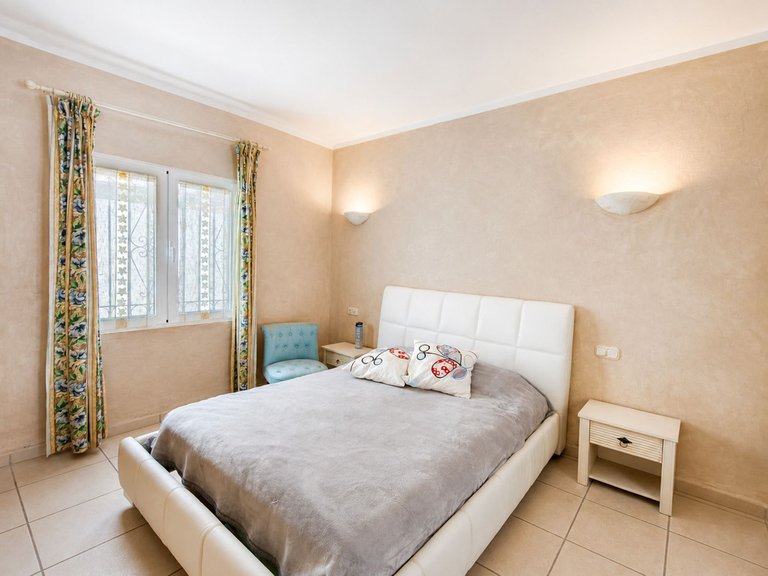 Villa for Sale in La Duquesa, Malaga 10