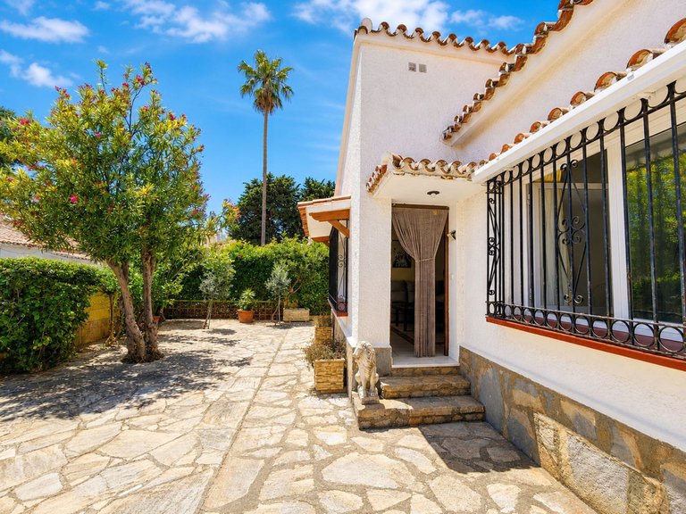 Villa for Sale in La Duquesa, Malaga 2