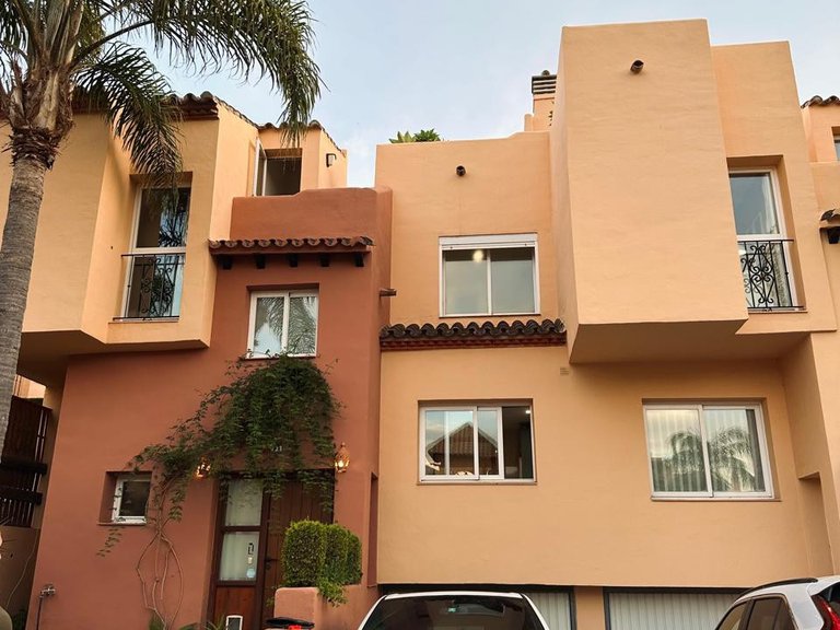 Villa for Sale in Nueva Andalucía, Malaga 1
