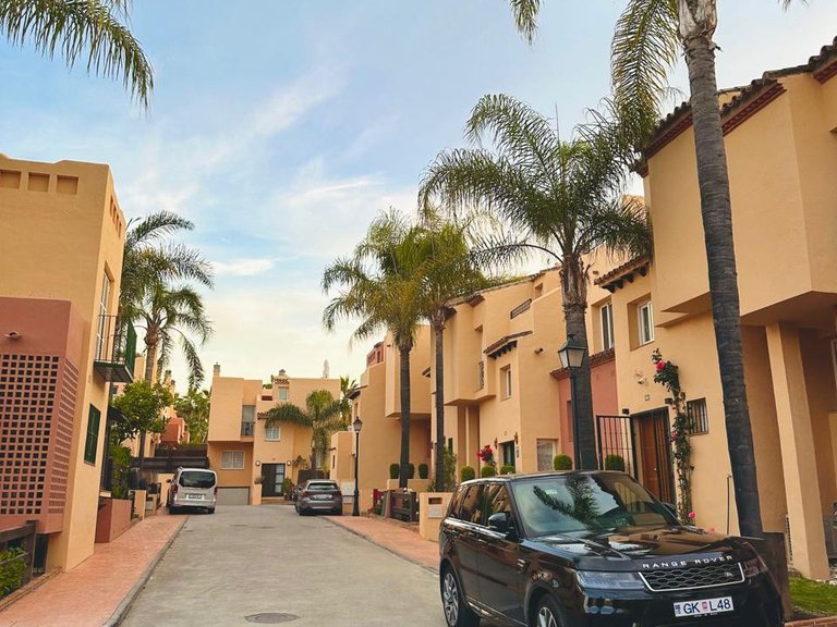 Villa for Sale in Nueva Andalucía, Malaga 2