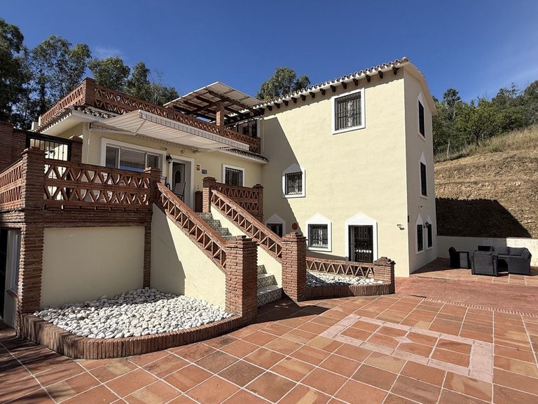 Villa for Sale in La Cala De Mijas, Malaga 2
