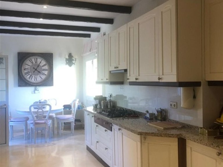 Villa for Sale in Puerto Banús, Malaga 22