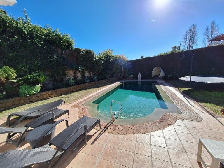 Villa for Sale in Puerto Banús, Malaga 4