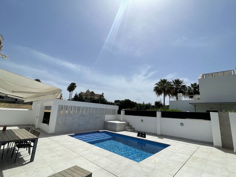 Villa for Sale in San Pedro De Alcántara, Malaga 4