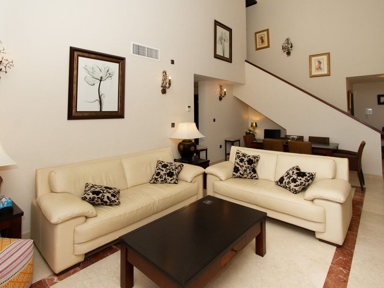 Apartment for Sale in La Mairena, Malaga 1