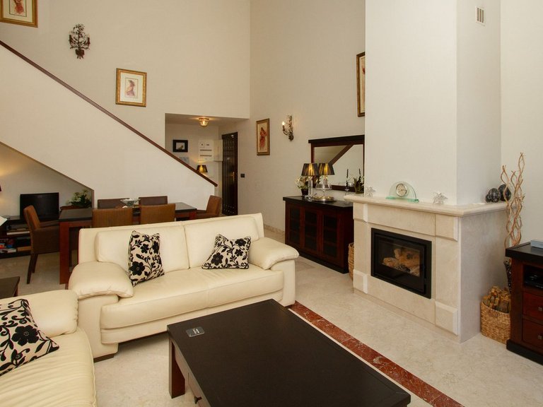 Apartment for Sale in La Mairena, Malaga 6