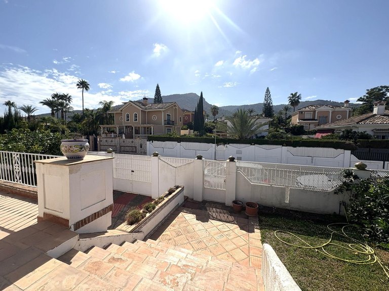 Villa for Sale in Alhaurín De La Torre, Malaga 2