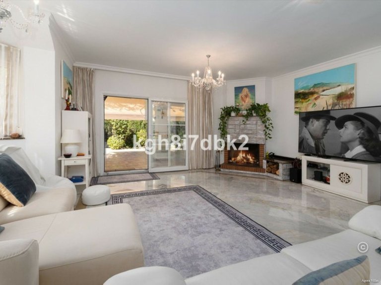 Villa for Sale in Estepona, Malaga 11