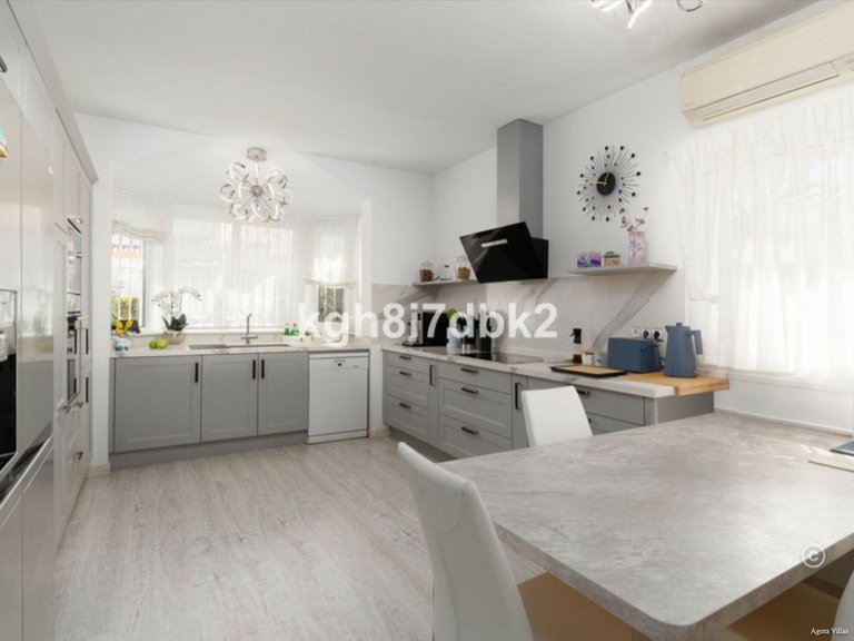 Villa for Sale in Estepona, Malaga 13