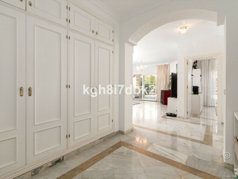 Villa for Sale in Estepona, Malaga 16
