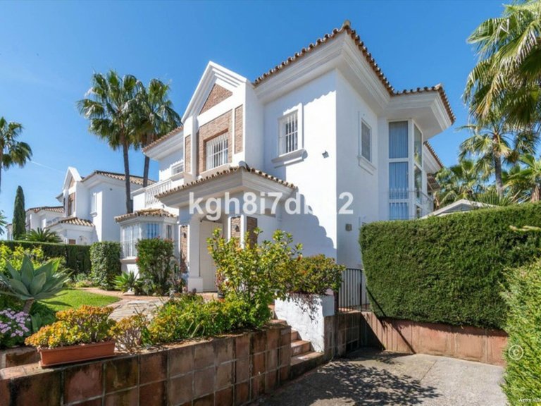 Villa for Sale in Estepona, Malaga 2