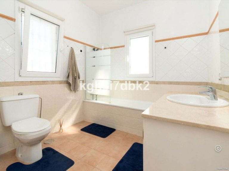 Villa for Sale in Estepona, Malaga 27