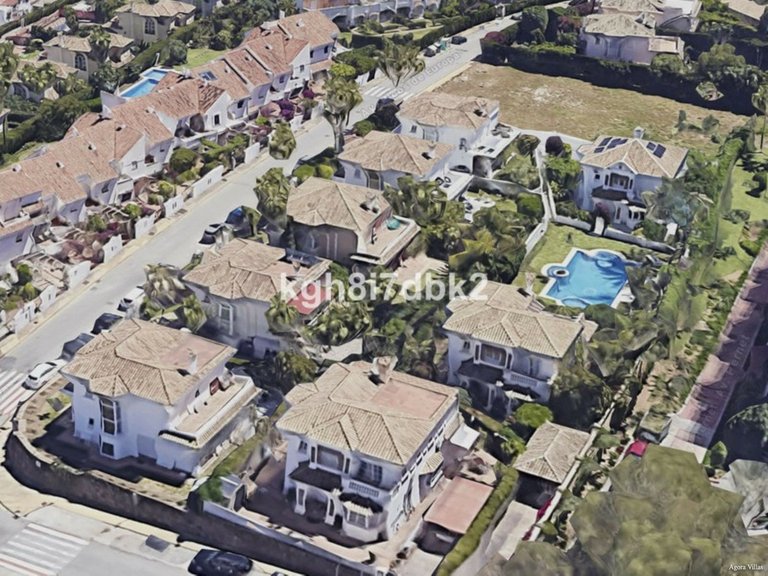 Villa for Sale in Estepona, Malaga 30