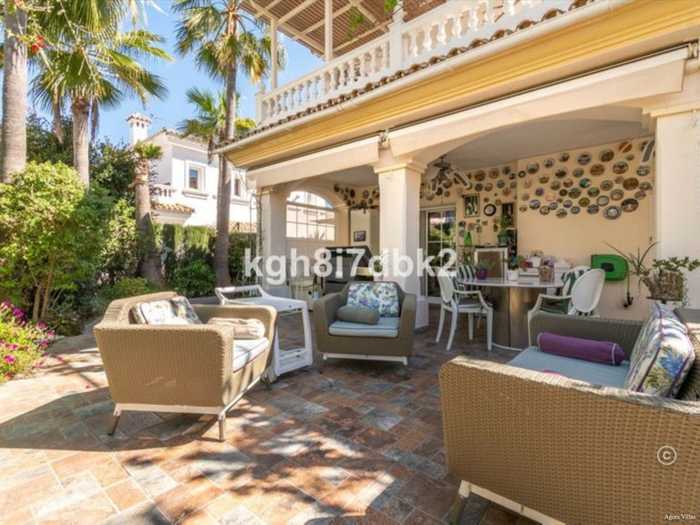 Villa for Sale in Estepona, Malaga 6