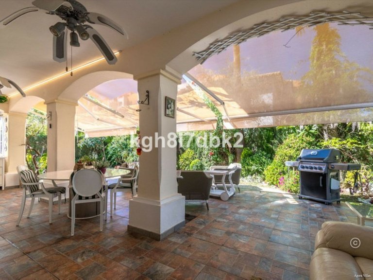 Villa for Sale in Estepona, Malaga 9