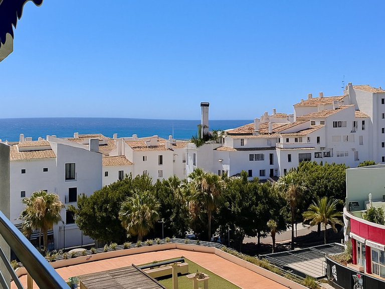 Apartment for Sale in Puerto Banús, Malaga 1