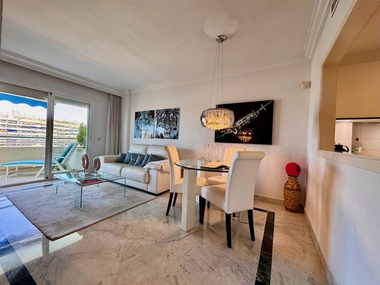 Apartment for Sale in Puerto Banús, Malaga 3