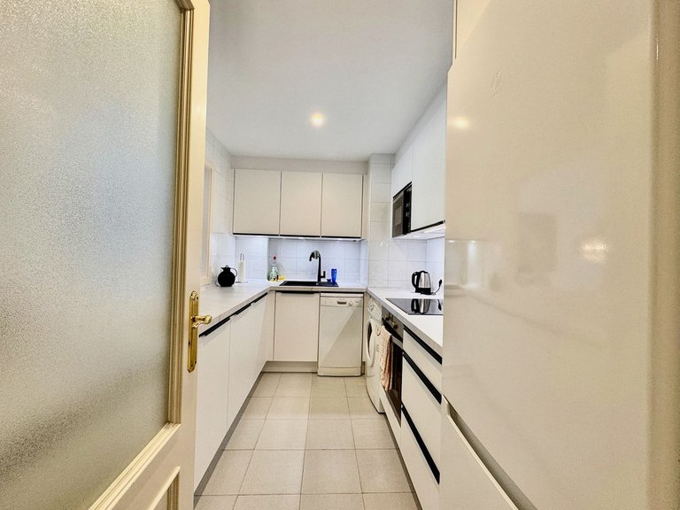 Apartment for Sale in Puerto Banús, Malaga 8