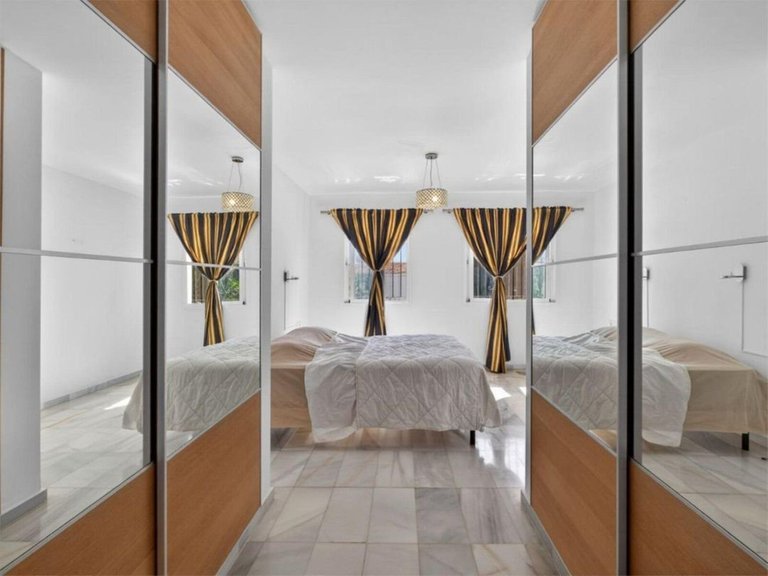 Villa for Sale in Calahonda, Malaga 10
