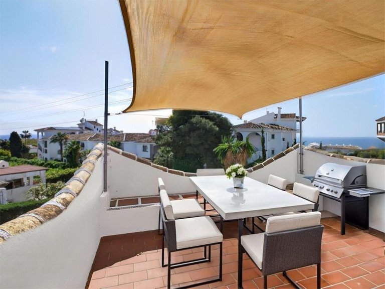 Villa for Sale in Calahonda, Malaga 12