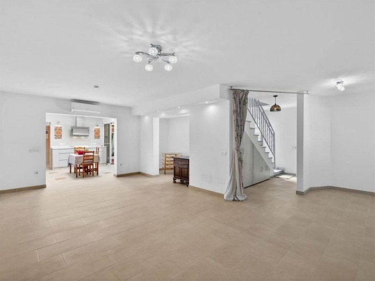 Villa for Sale in Calahonda, Malaga 7