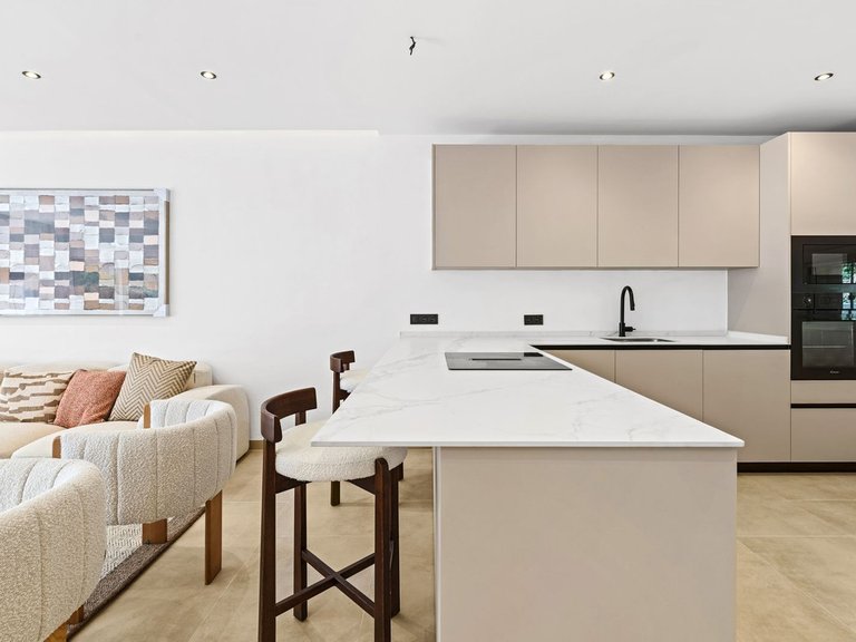 Apartment for Sale in Nueva Andalucía, Malaga 1