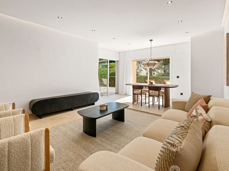 Apartment for Sale in Nueva Andalucía, Malaga 14