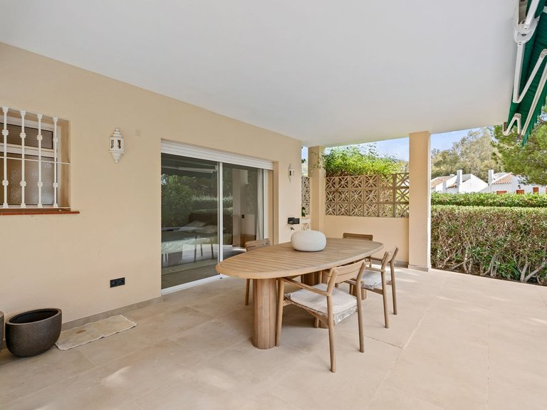 Apartment for Sale in Nueva Andalucía, Malaga 22