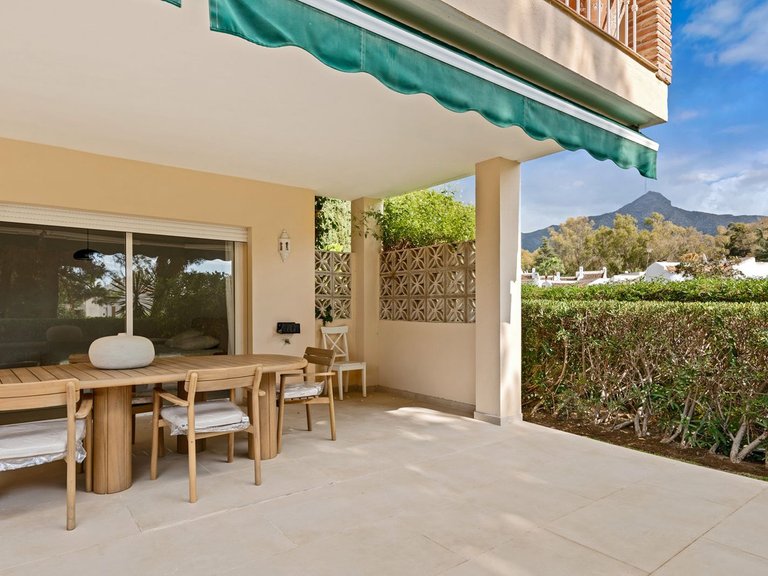 Apartment for Sale in Nueva Andalucía, Malaga 23