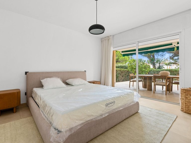 Apartment for Sale in Nueva Andalucía, Malaga 25