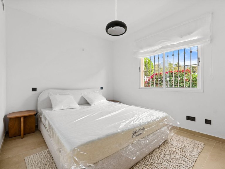 Apartment for Sale in Nueva Andalucía, Malaga 28