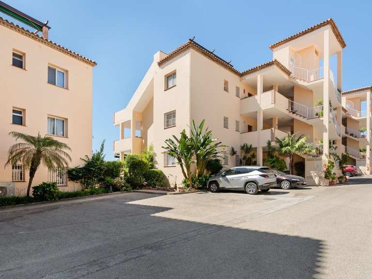 Apartment for Sale in Nueva Andalucía, Malaga 33