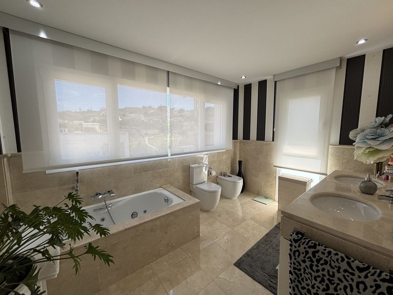 Villa for Sale in La Cala Golf, Malaga 15