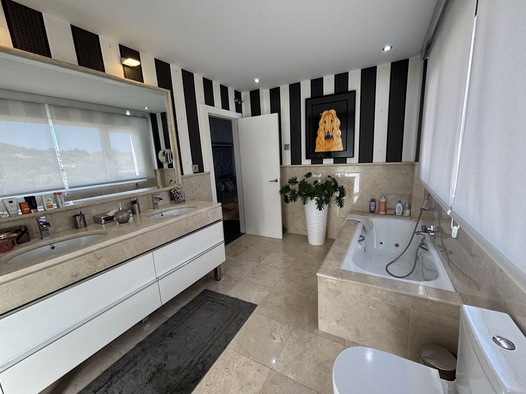 Villa for Sale in La Cala Golf, Malaga 16