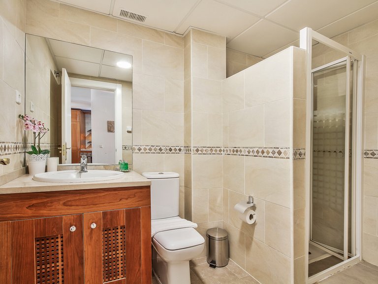 Villa for Sale in Lauro Golf, Malaga 21