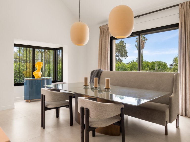 Villa for Sale in The Golden Mile, Malaga 10