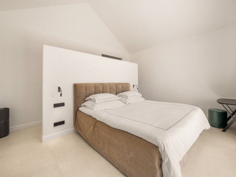 Villa for Sale in The Golden Mile, Malaga 18