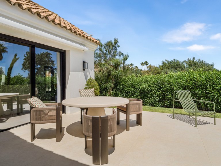 Villa for Sale in The Golden Mile, Malaga 36
