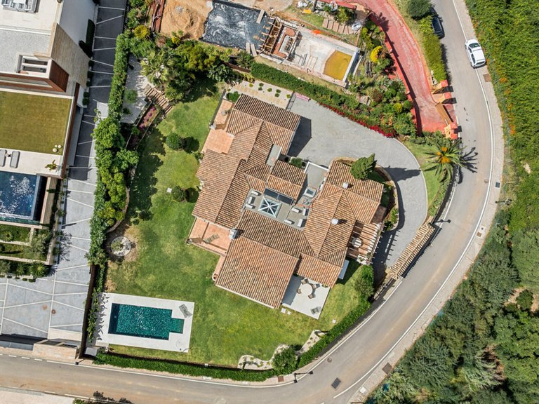 Villa for Sale in The Golden Mile, Malaga 42