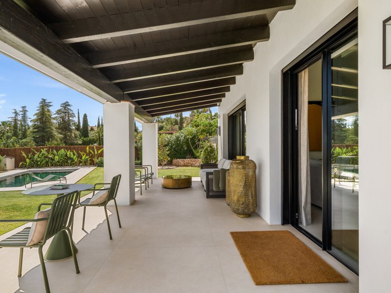 Villa for Sale in The Golden Mile, Malaga 5