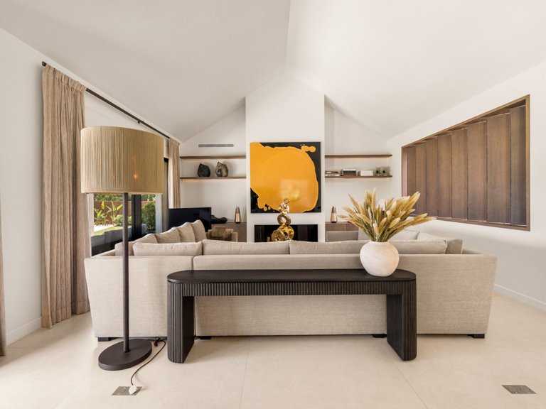 Villa for Sale in The Golden Mile, Malaga 7