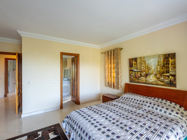 Villa for Sale in Benahavís, Malaga 12
