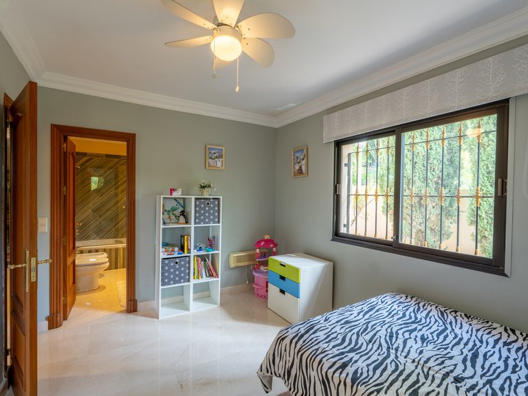 Villa for Sale in Benahavís, Malaga 15