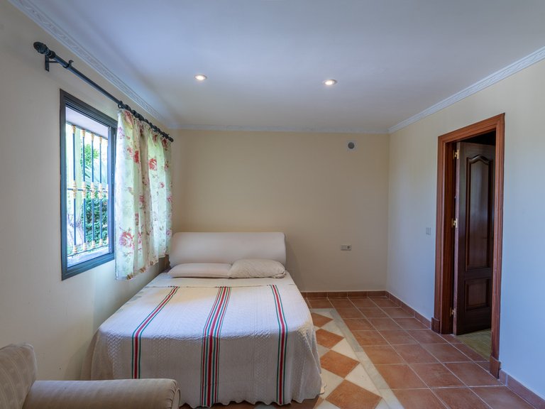 Villa for Sale in Benahavís, Malaga 17