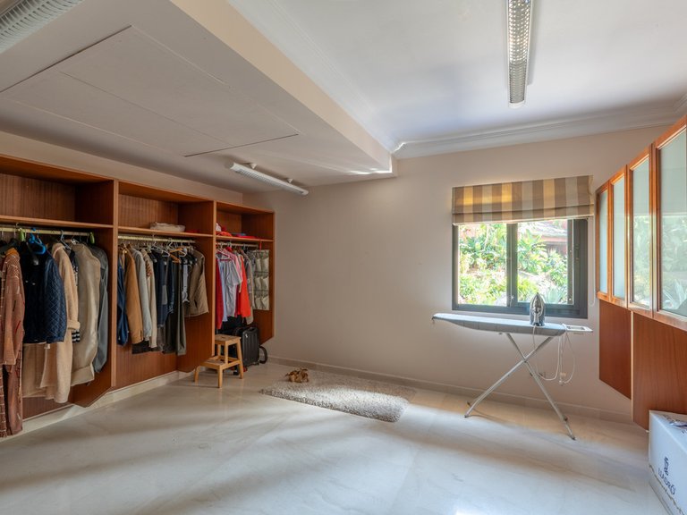 Villa for Sale in Benahavís, Malaga 27