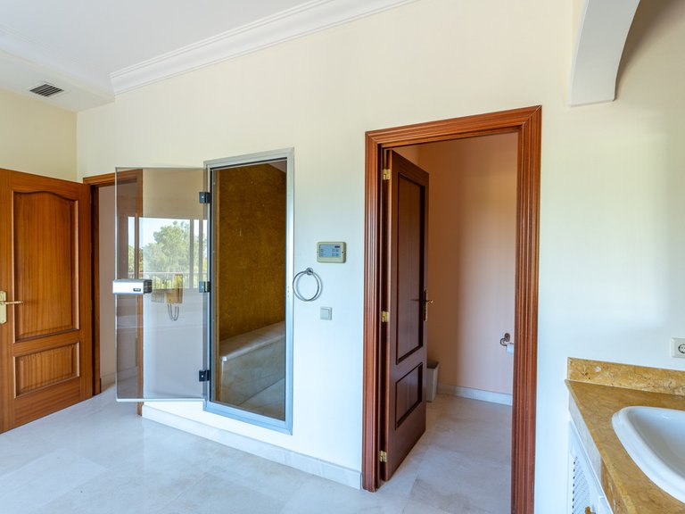Villa for Sale in Benahavís, Malaga 31