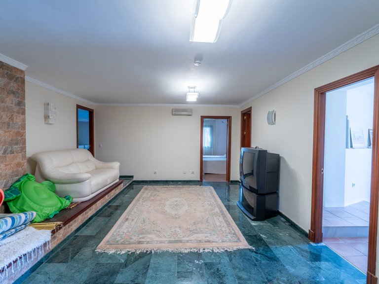Villa for Sale in Benahavís, Malaga 36