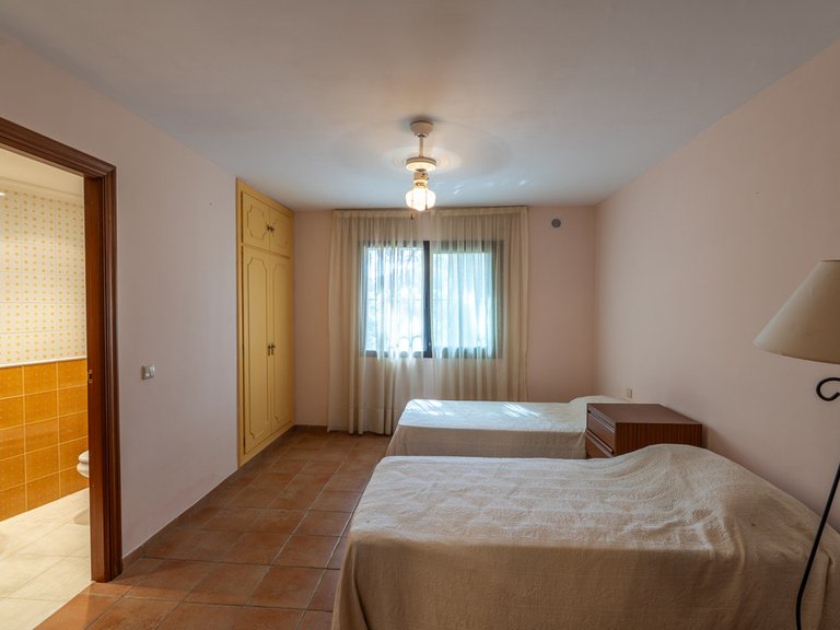 Villa for Sale in Benahavís, Malaga 41