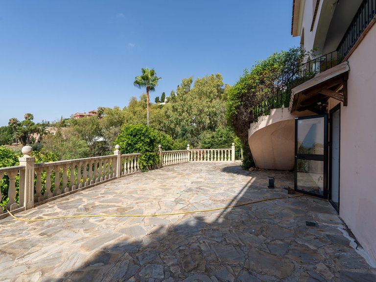 Villa for Sale in Benahavís, Malaga 43
